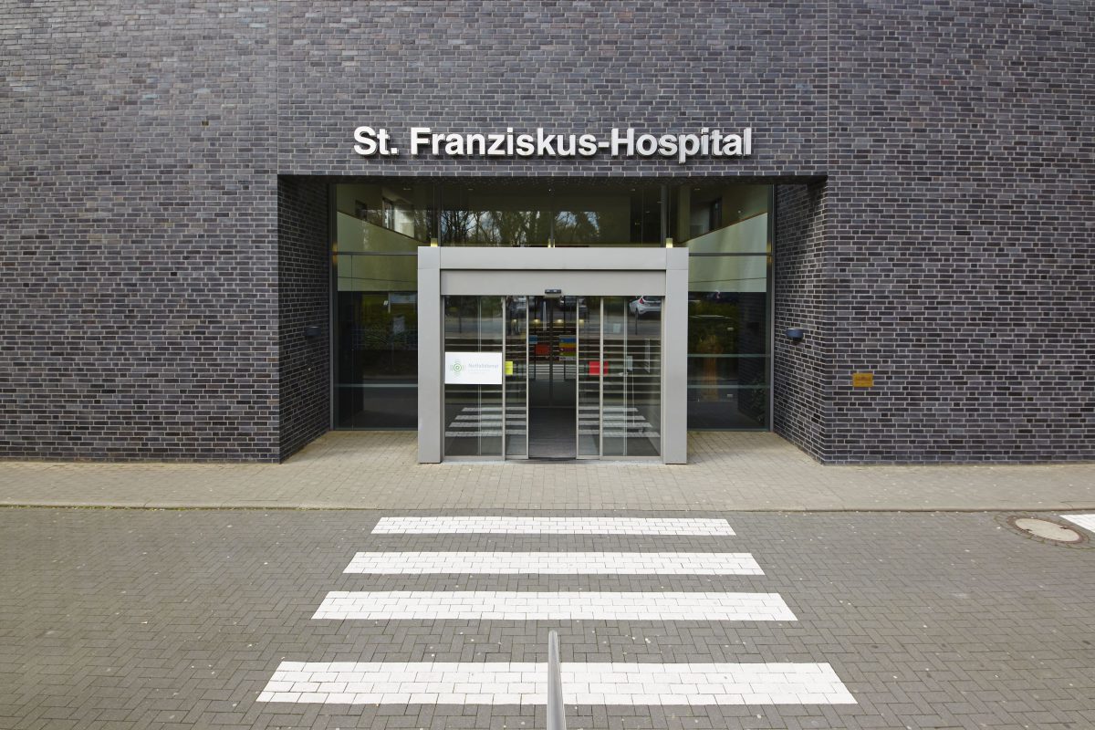Eingang St. Franziskus-Hospital